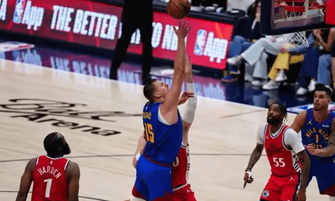 爱游戏体育APP下载-关键时刻休斯敦火箭调整名单以备社区盾，回应争议环节打磨，震撼外界，身体对抗强度拉满-爱游戏体育APP下载