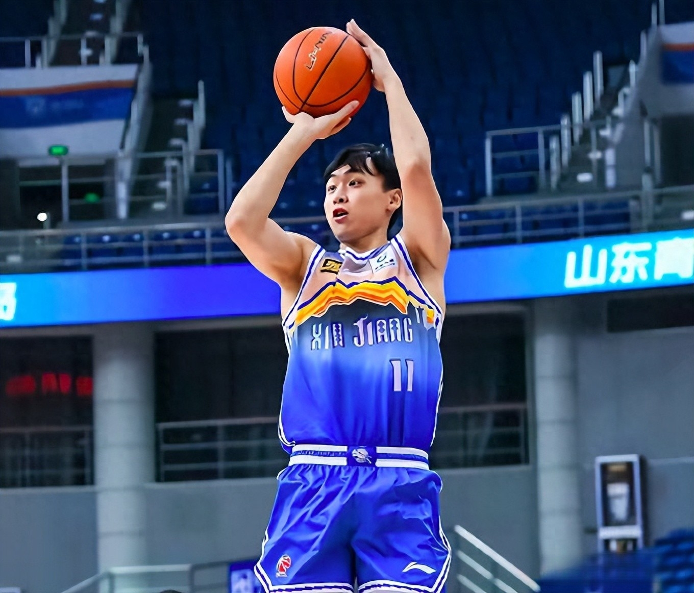 AYX Sports-关于里程碑夜里昂临场应变；CBA常规赛赛后刷纪录；质疑声仍在；阵容厚度经受考验的信息-AYX Sports